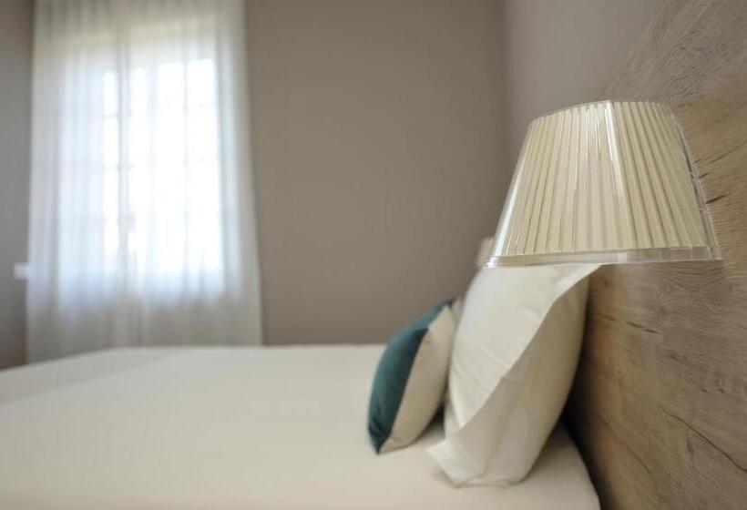 اتاق لوکس, Bergamo Inn 43