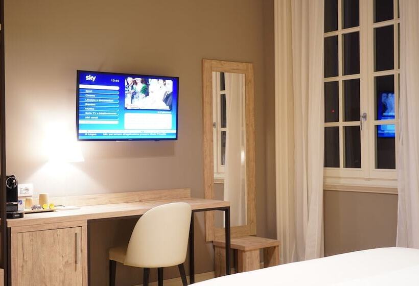 اتاق لوکس, Bergamo Inn 43