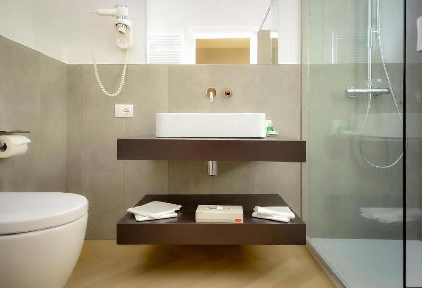 اتاق لوکس, Bergamo Inn 43