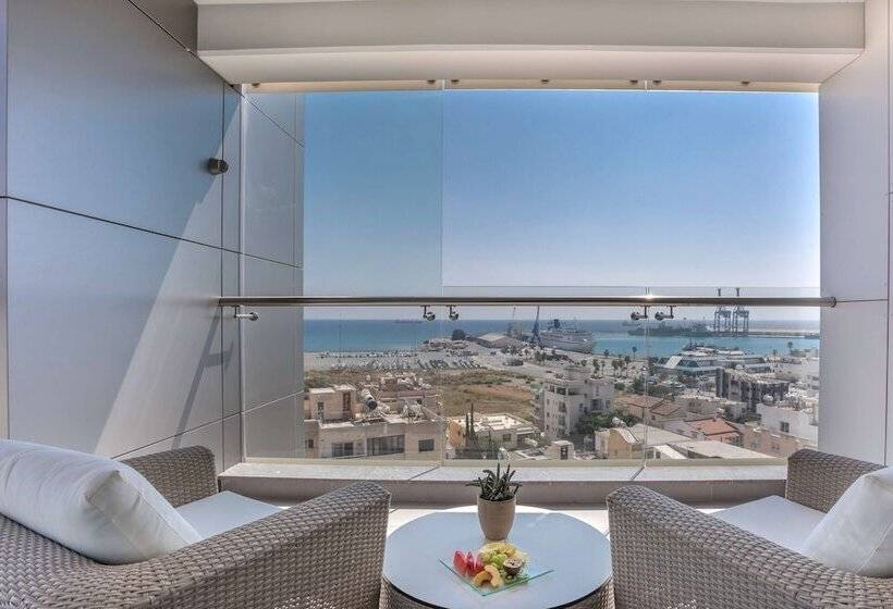 اتاق پرمیوم با چشم‌انداز دریا, Radisson Blu Hotel, Larnaca