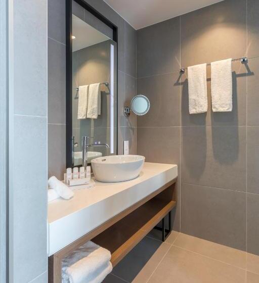 اتاق سوپریور با چشم‌انداز شهر, Radisson Blu Hotel, Larnaca