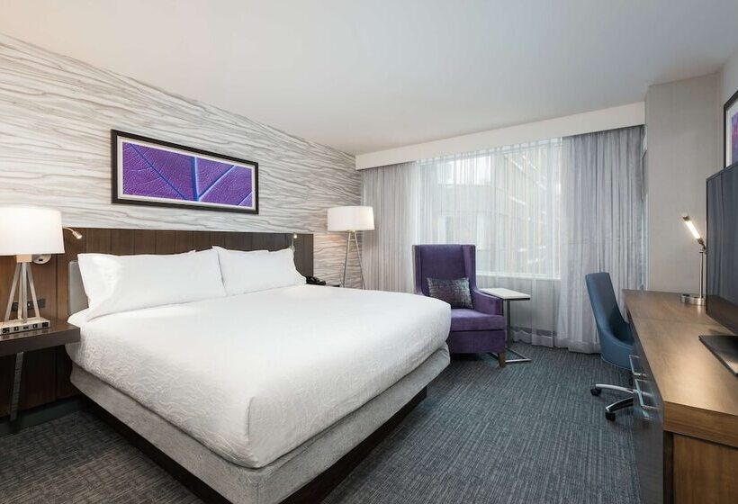 ダブルベッドスタンダードルーム, Hilton Garden Inn Ottawa Downtown