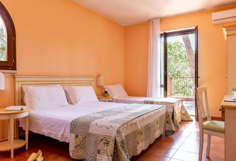 Трехместный Номер Комфорт, Palazzo Vittoria