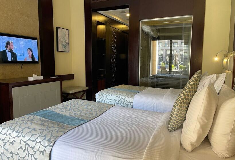 کابین, Triumph Luxury