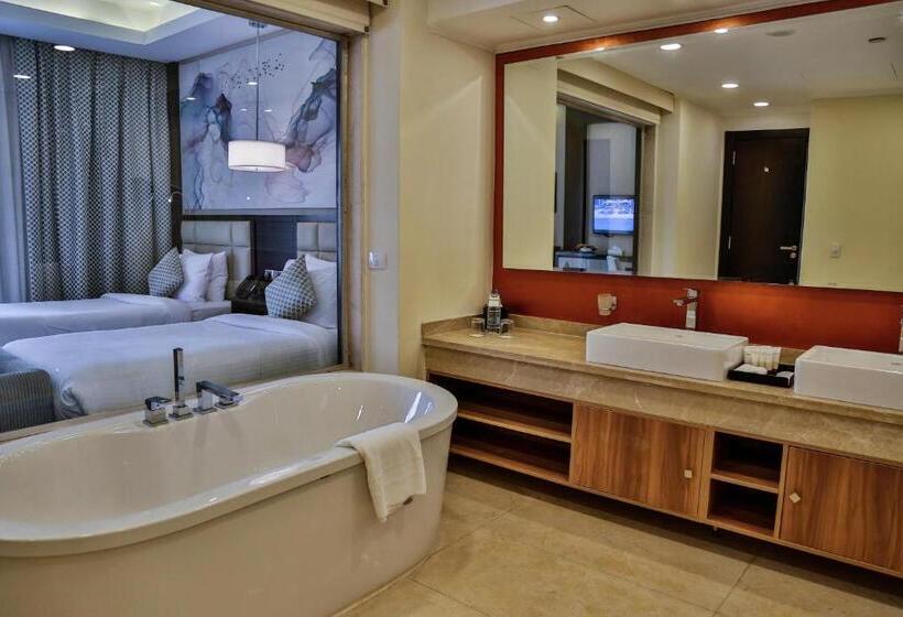 اتاق لوکس, Triumph Luxury
