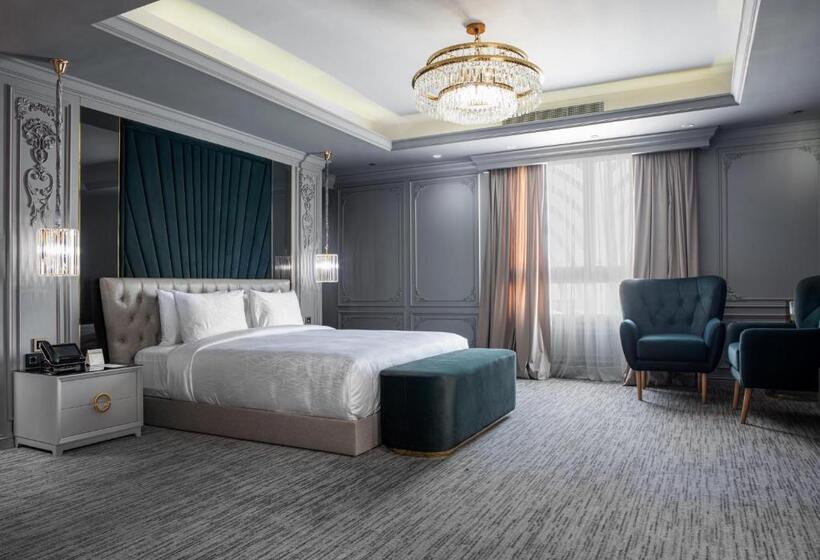 سوئیت رویال, Triumph Luxury