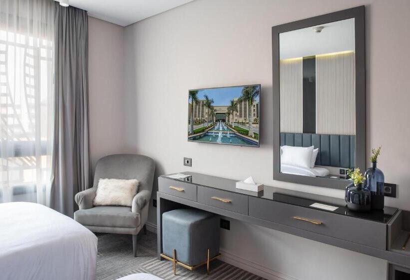 سوییت خانوادگی, Triumph Luxury