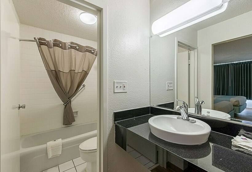 Номер Deluxe, Motel 6 Pekin, Il