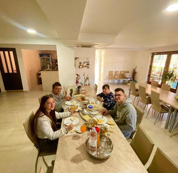 اتاق استاندارد چهارنفره با بالکن, Pansion Turudić