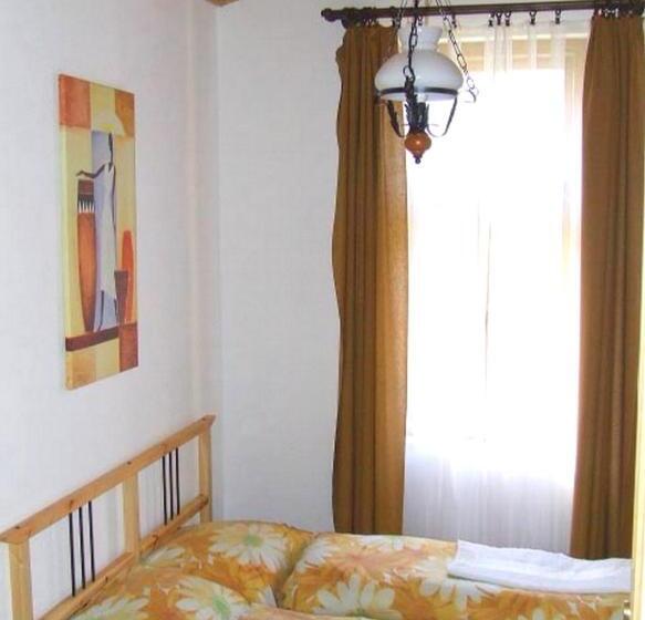 חדר סטנדרט לשלושה, Hungaria Guesthouse