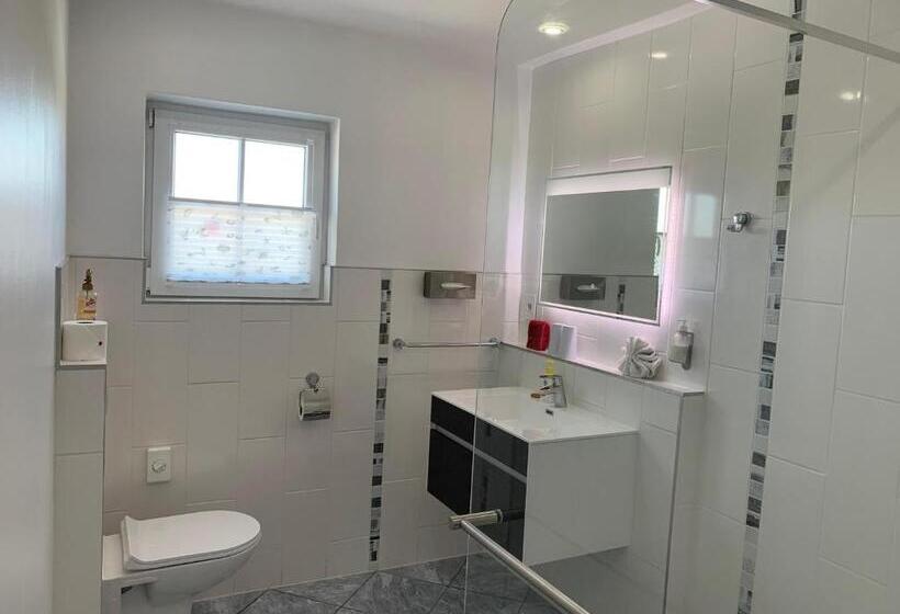 Апартаменты 1 Спальня, Farr Out Guesthouse