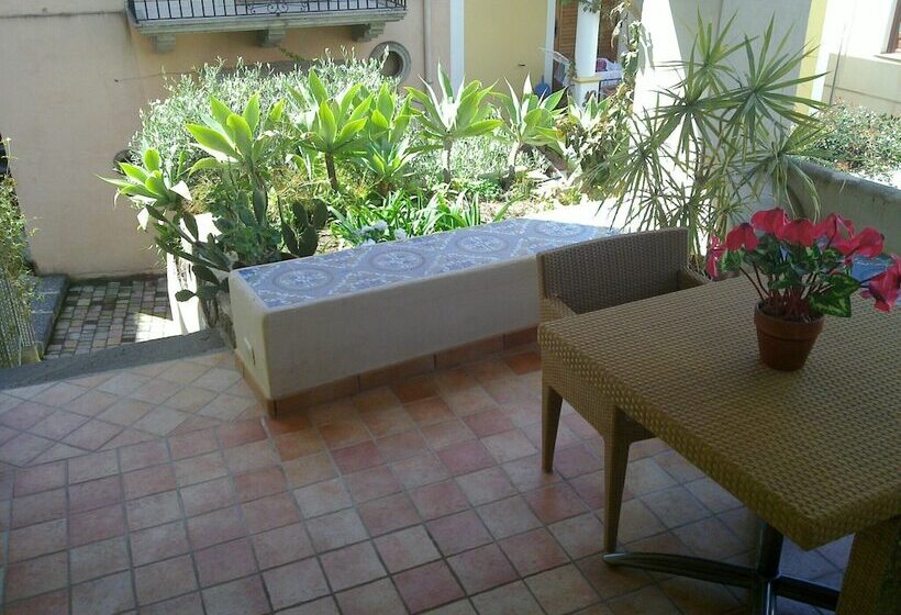 Teraslı 1 Yatak Odalı Daire, Residence Acanto