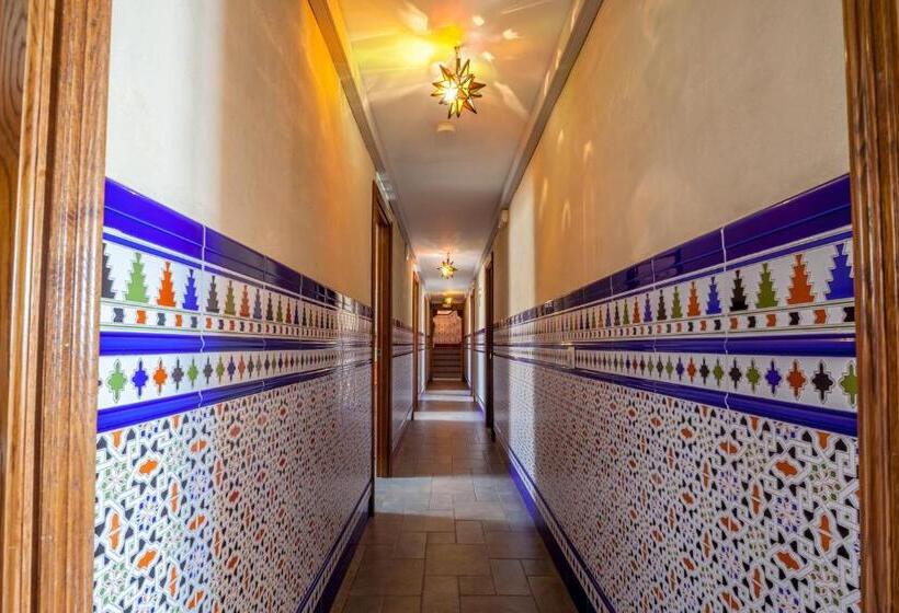 スタンダードトリプルルーム, Hostal El Asturiano