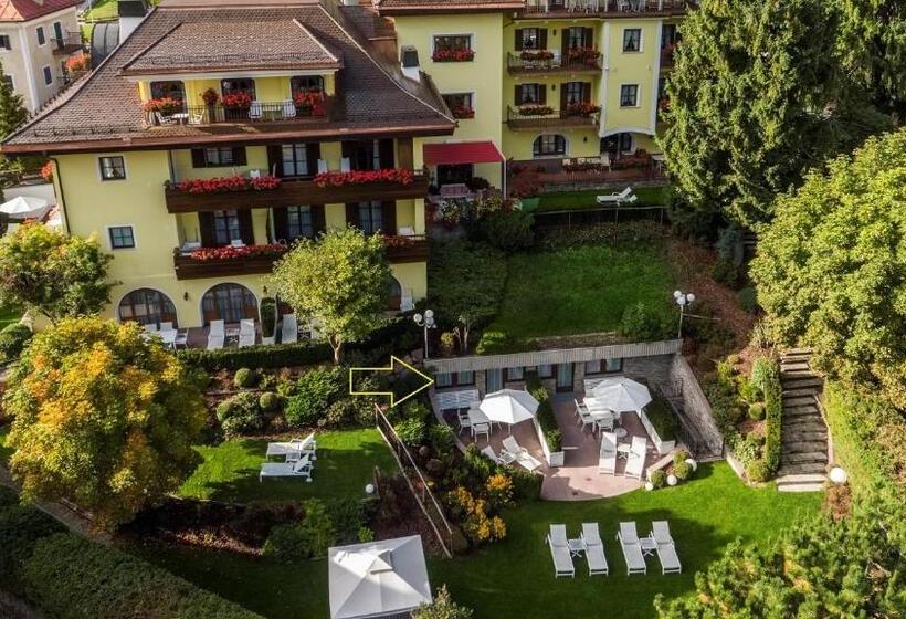 Семейный Номер Вид на Сад, Residence Villa Stella