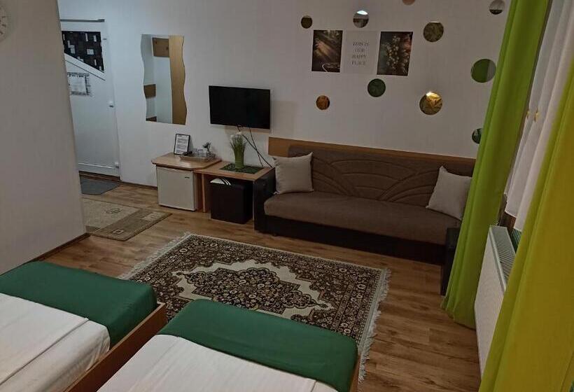 Трехместный Номер Стандарт Вид на Сад, Pension Verde