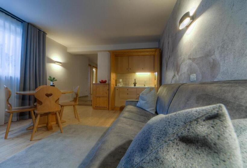 Апартаменты 1 Спальня Нижний Этаж, Eden Apartments