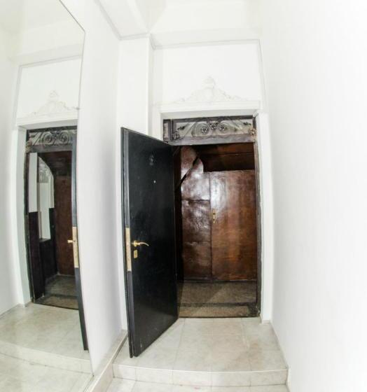 Номер Superior Вид на Сад, Central Guesthouse Five Corners