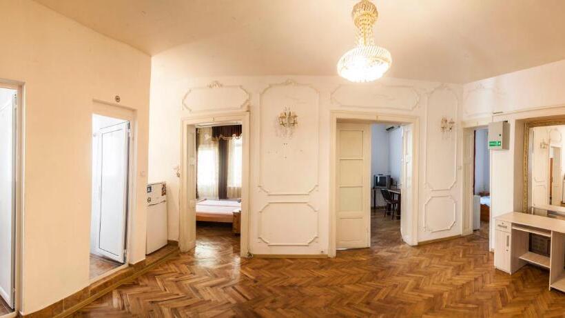 Номер Стандарт, Central Guesthouse Five Corners