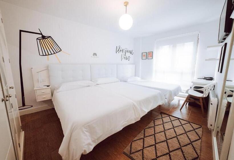 اتاق استاندارد سه نفره, Hostal Misericordia