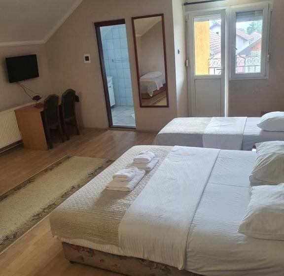 اتاق استاندارد چهار تخته, Guest House Vila Bor