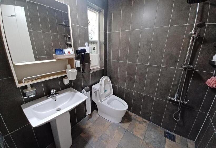 اتاق استاندارد یک نفره, All In One Guesthouse