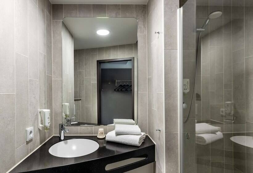 Номер Стандарт, B&b Hotel Neuss