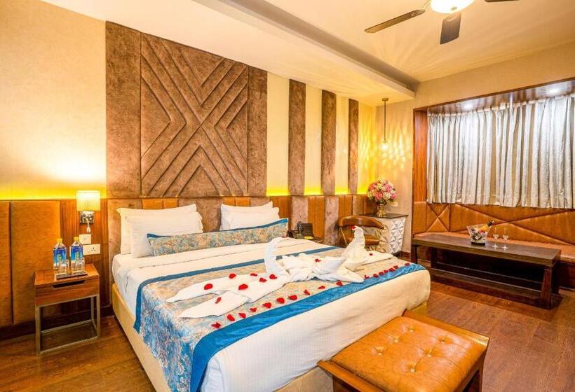 Номер Deluxe, The Radiant Resort