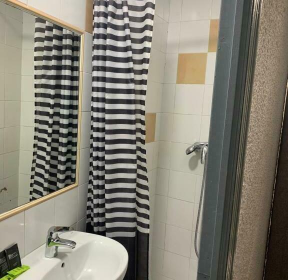 اتاق استاندارد یک نفره, Hostal Alcobia