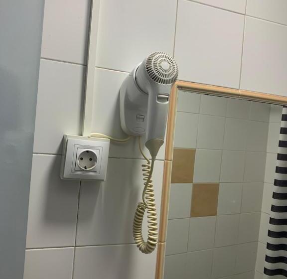 اتاق استاندارد چهار تخته, Hostal Alcobia