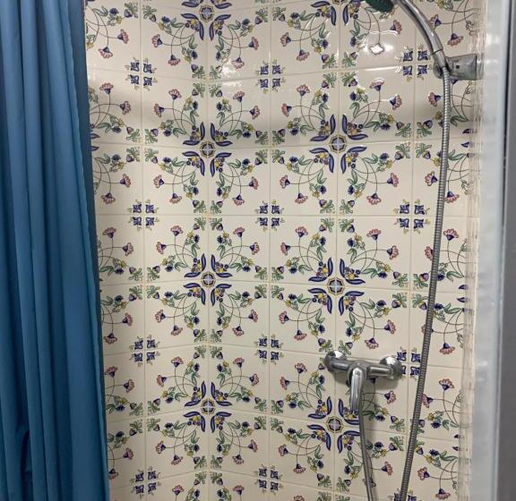 اتاق استاندارد سه نفره, Hostal Alcobia
