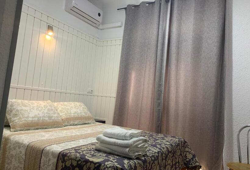 اتاق استاندارد سه نفره, Hostal Alcobia