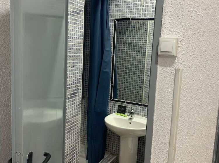 اتاق استاندارد یک نفره, Hostal Alcobia
