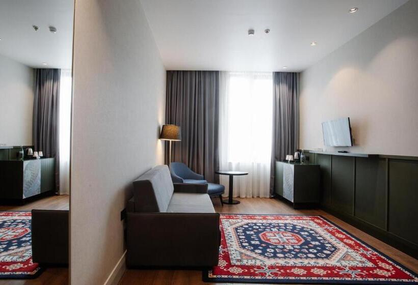 سوییت, Holiday Inn Telavi, An Ihg