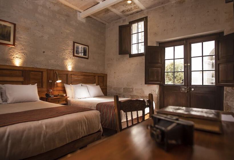 جناح جونيور, Acolpacha Tambo Boutique