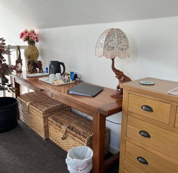 Номер Deluxe, Bonnie Haven