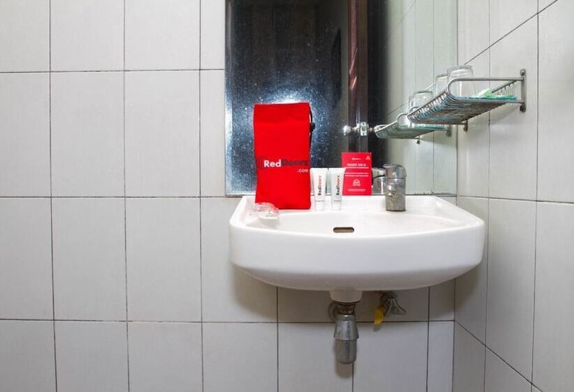Номер Стандарт, Reddoorz @ Cikutra 3