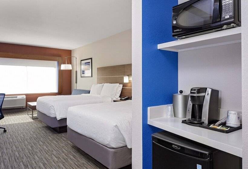 جناح, Holiday Inn Express & Suites   Madison, An Ihg