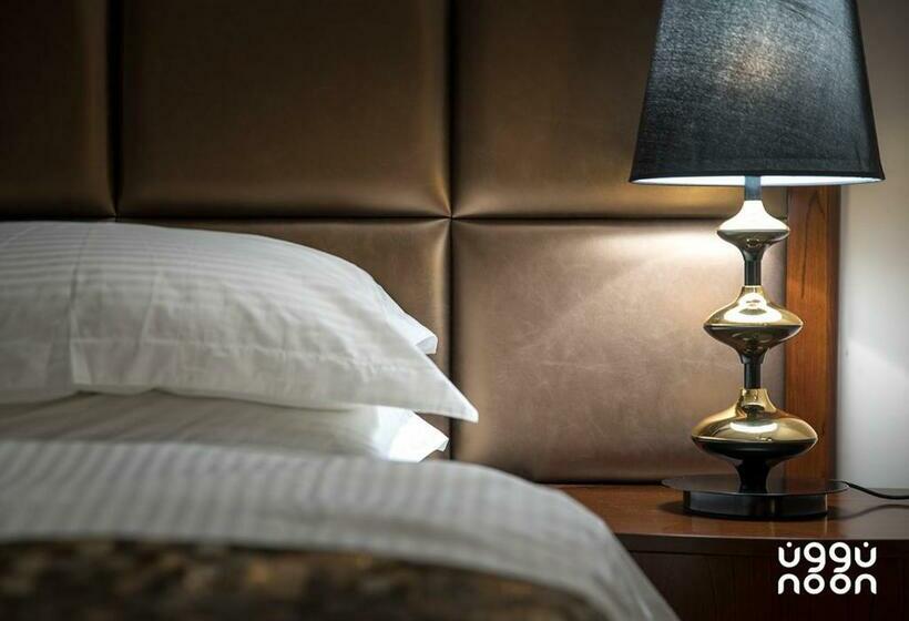 Люкс Deluxe Кровать Кинг, Noon Hotel Suites