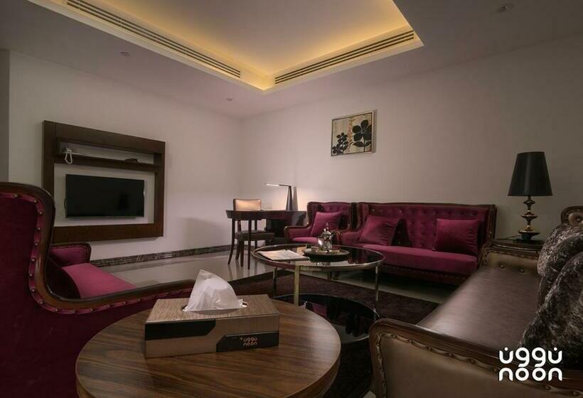 디럭스 스위트 킹 침대, Noon Hotel Suites