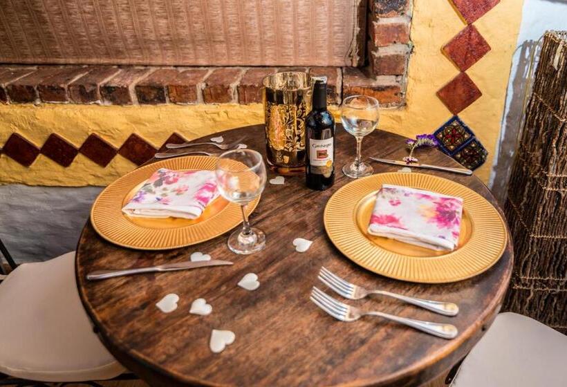 سوییت سوپریور, Boutique Guatika