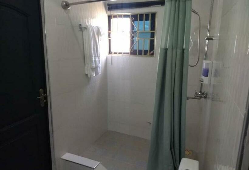 Deluxe Suite King Bed, The Winford Boutique Hotel Achimota
