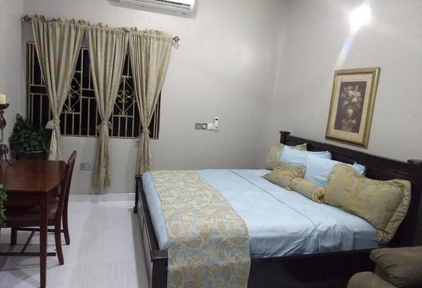 Deluxe Suite King Bed, The Winford Boutique Hotel Achimota