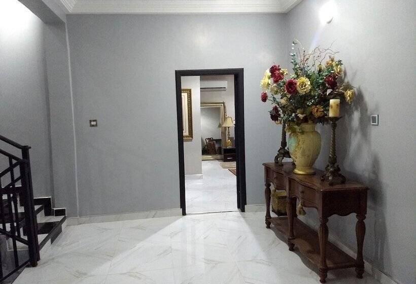 سوییت اجرایی, The Winford Boutique Hotel Achimota