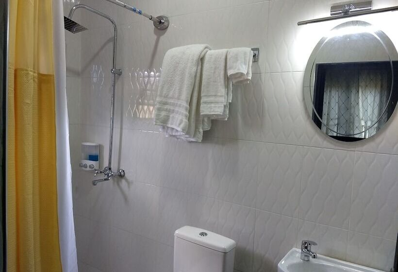 سوییت سوپریور, The Winford Boutique Hotel Achimota