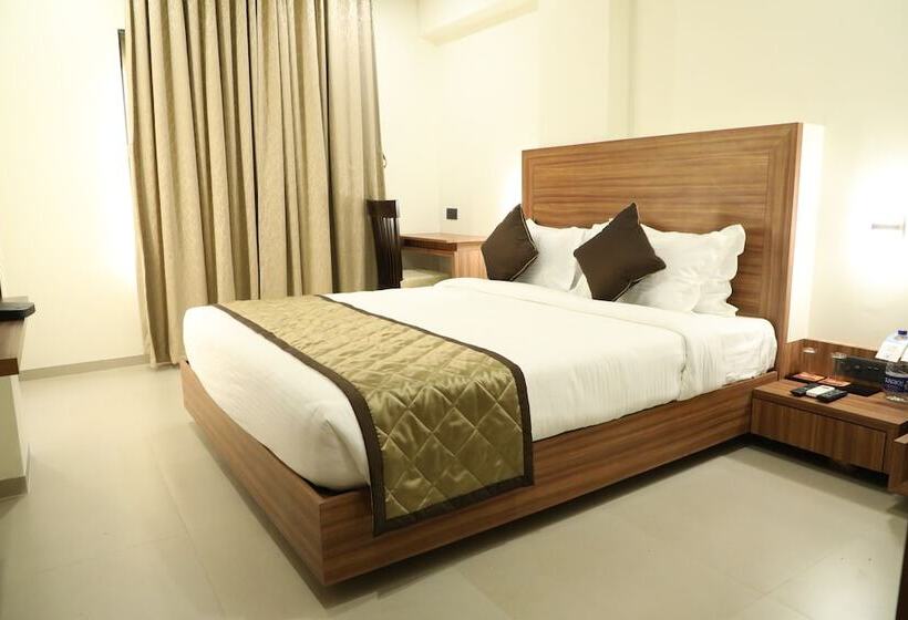 Номер Deluxe, Kyriad Hotel Solapur By Othpl
