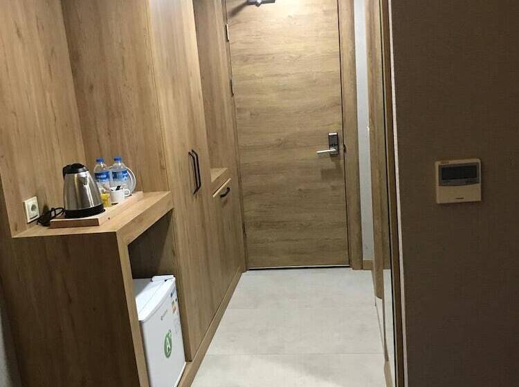 Трехместный Номер Стандарт Вид на Сад, Nehi̇r Hotel Keşan