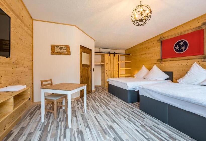 Четырехместный Номер Стандарт, Zündstoff City Western Motel