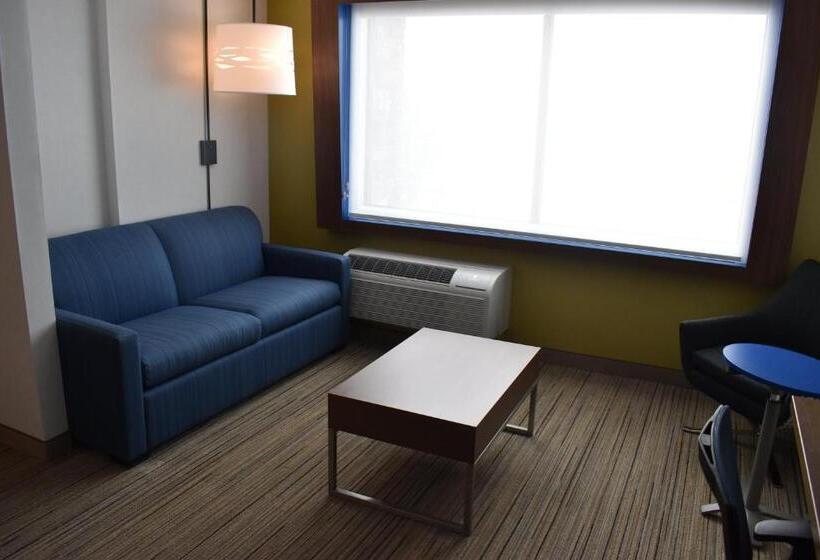 スイート, Holiday Inn Express & Suites   Boston South   Randolph, An Ihg