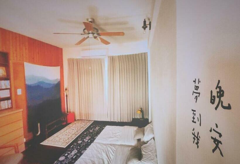 اتاق استاندارد با بالکن, 白紙寓所blank Slate B&b 鄰近夜市四人包棟