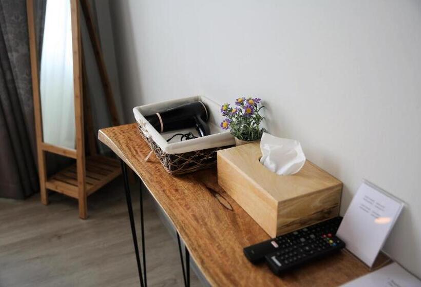스탠다드 룸 킹사이즈 침대, Latima Boutique Hostel